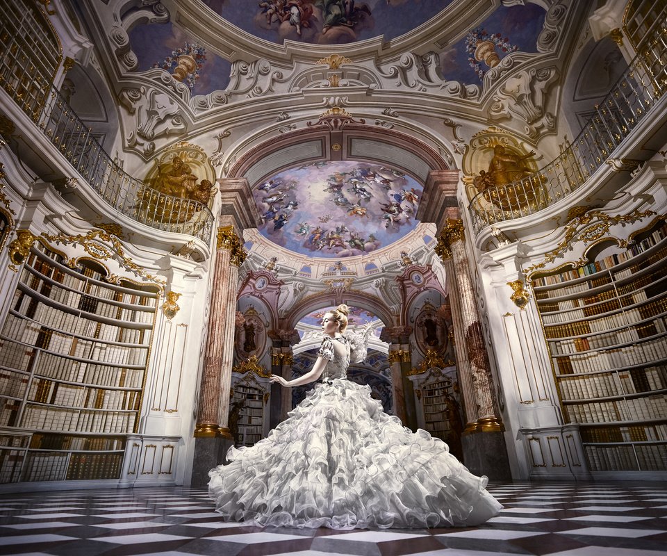 Обои девушка, настроение, платье, книги, зал, танец, библиотека, girl, mood, dress, books, hall, dance, library разрешение 3000x2254 Загрузить