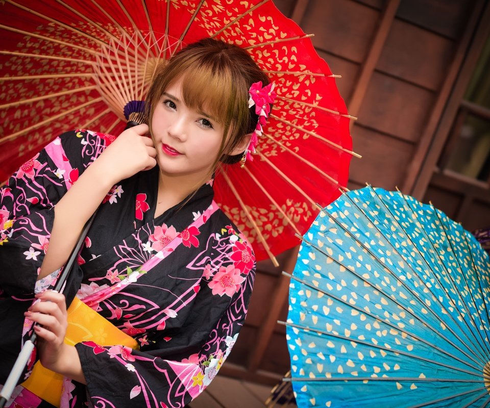 Обои девушка, взгляд, волосы, лицо, кимоно, азиатка, зонтики, girl, look, hair, face, kimono, asian, umbrellas разрешение 7360x4912 Загрузить