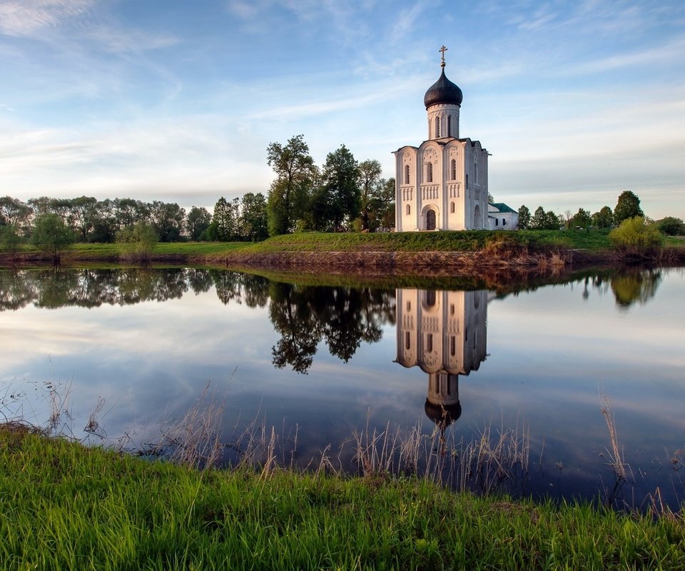 Обои трава, вода, природа, россия, церковь, покро́в на нерли́, grass, water, nature, russia, church, the intercession on the nerl разрешение 1920x1080 Загрузить