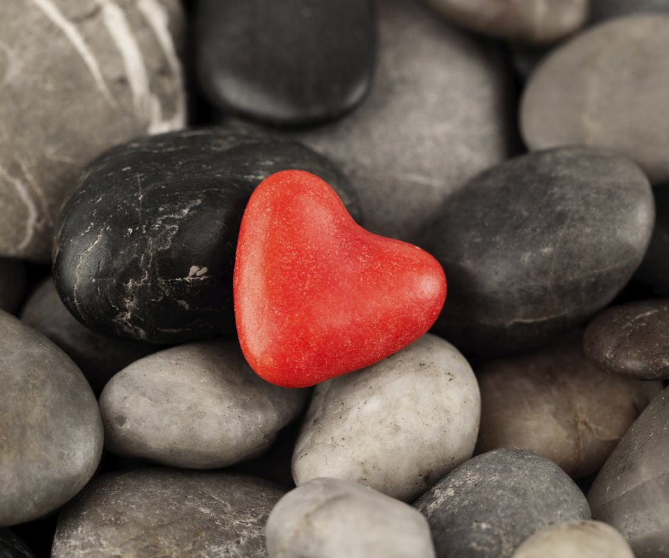 Обои камни, галька, сердечко, форма, сердце, stones, pebbles, heart, form разрешение 2560x1600 Загрузить