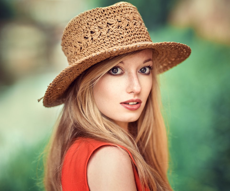 Обои фон, блондинка, портрет, лицо, шляпа, боке, lods franck, perrine, background, blonde, portrait, face, hat, bokeh разрешение 2048x1365 Загрузить