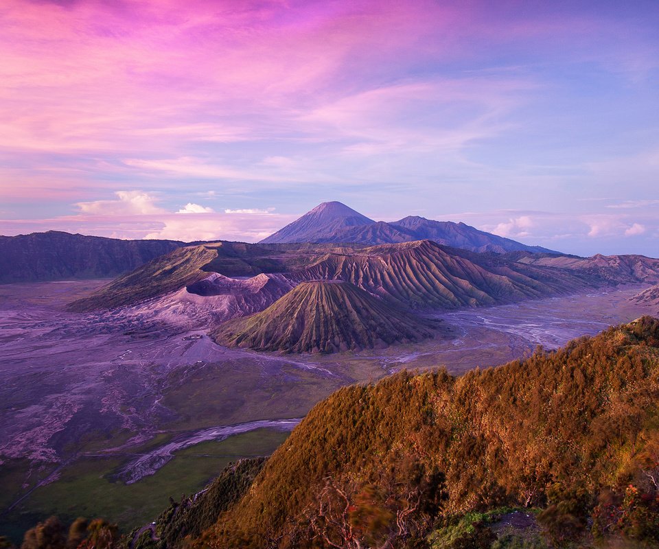 Обои горы, природа, пейзаж, вулкан, индонезия, ява, mountains, nature, landscape, the volcano, indonesia, java разрешение 2048x1365 Загрузить