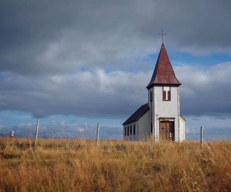 Обои небо, трава, облака, храм, поле, забор, the sky, grass, clouds, temple, field, the fence разрешение 2048x1536 Загрузить