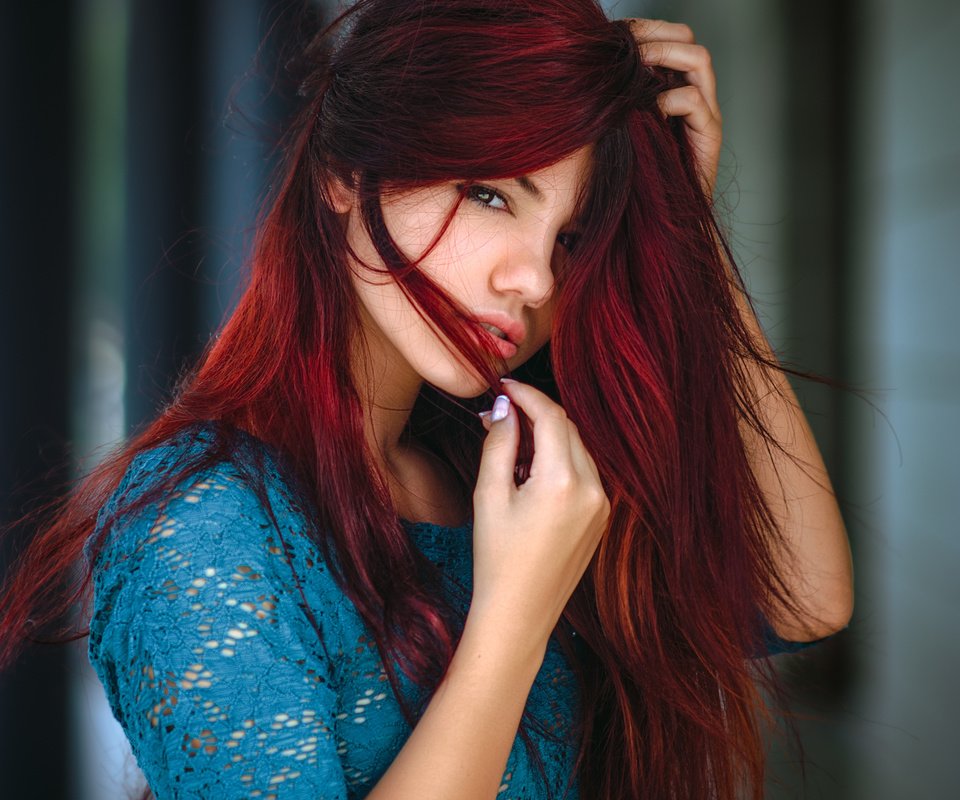 Обои девушка, взгляд, модель, лицо, красные волосы, delaia gonzalez, girl, look, model, face, red hair разрешение 2048x2048 Загрузить