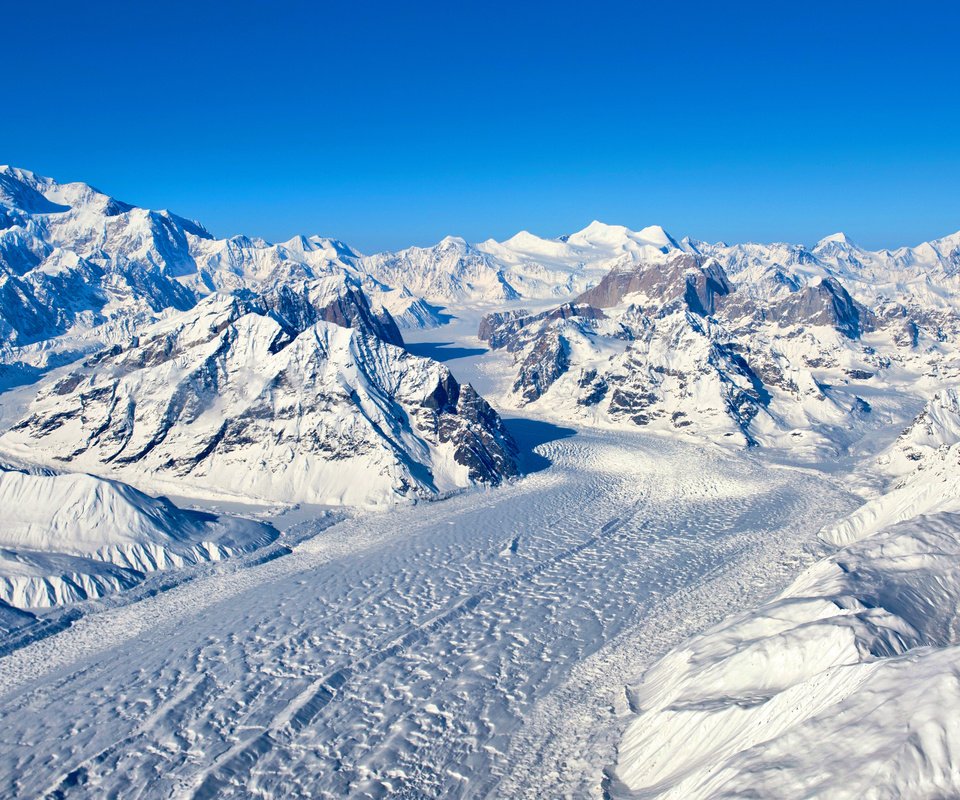 Обои небо, горы, снег, природа, зима, вершины, ледник, гималаи, the sky, mountains, snow, nature, winter, tops, glacier, the himalayas разрешение 4000x2250 Загрузить