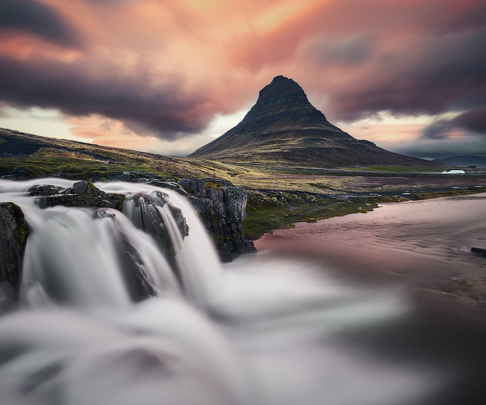 Обои река, природа, водопад, вулкан, исландия, киркьюфетль, etienne ruff, river, nature, waterfall, the volcano, iceland, kirkjufell разрешение 1920x1200 Загрузить