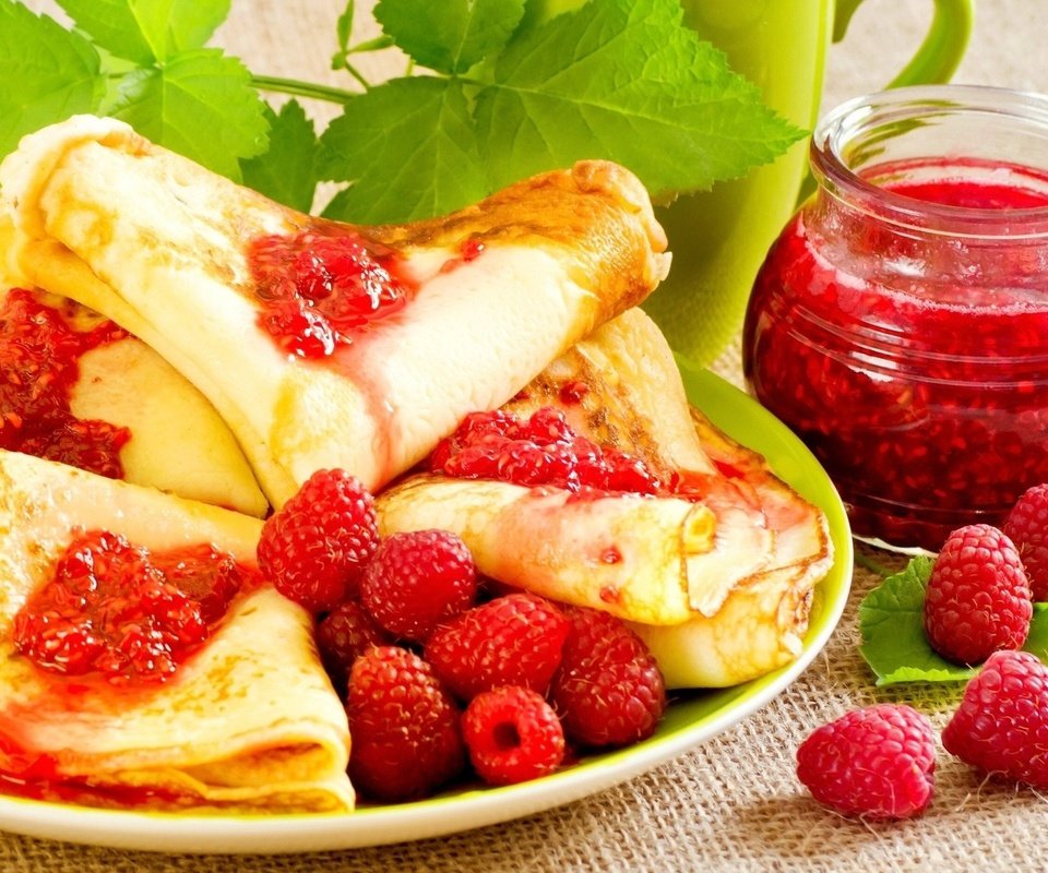Обои малина, ягоды, блинчики, блины, варенье, raspberry, berries, pancakes, jam разрешение 1920x1200 Загрузить