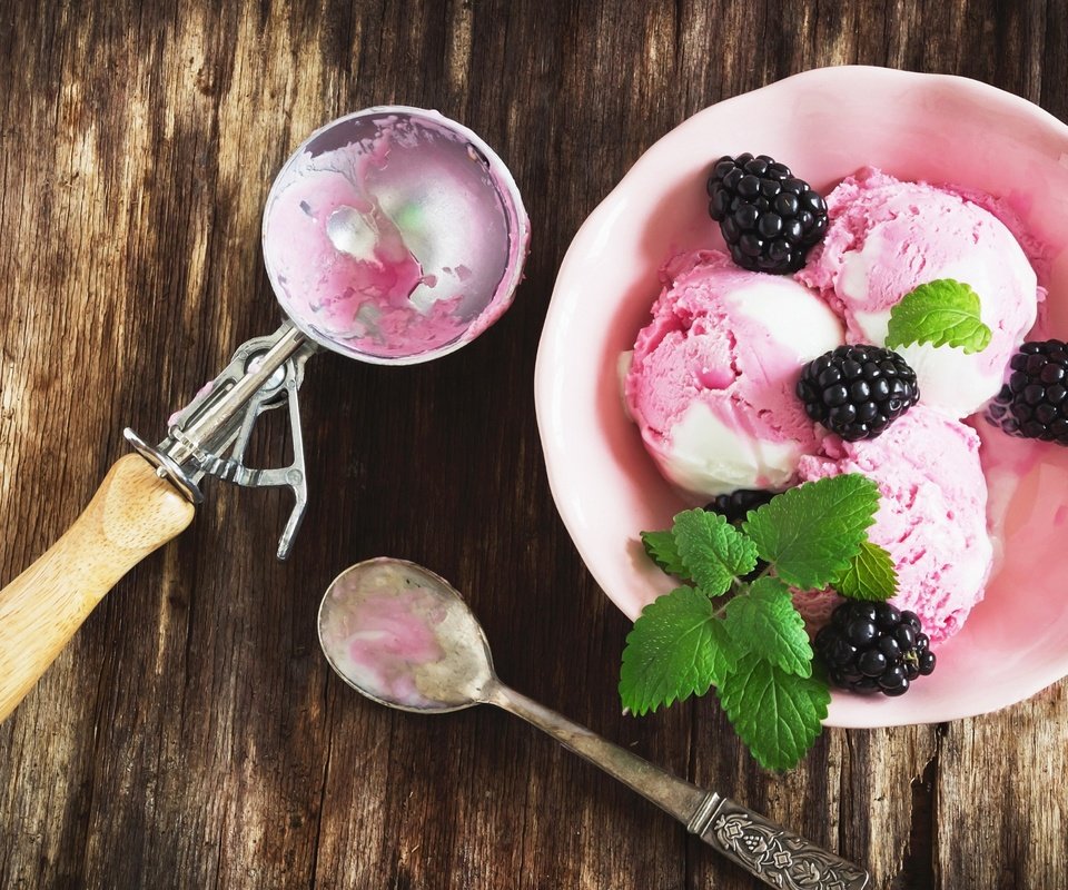 Обои мята, мороженое, ягоды, сладкое, десерт, ежевика, ложка, mint, ice cream, berries, sweet, dessert, blackberry, spoon разрешение 3840x2160 Загрузить