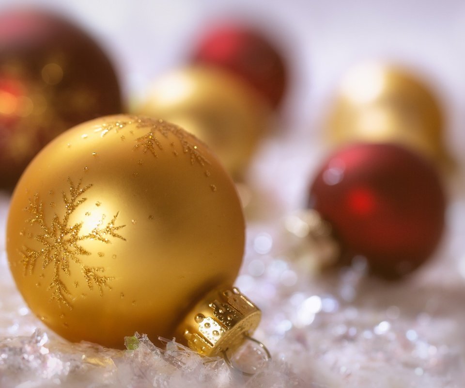 Обои новый год, шары, рождество, елочные игрушки, new year, balls, christmas, christmas decorations разрешение 2880x1800 Загрузить
