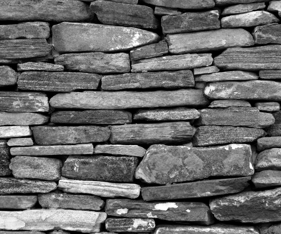 Обои камни, фон, стена, чёрно-белое, камень, каменная кладка, stones, background, wall, black and white, stone разрешение 1920x1227 Загрузить