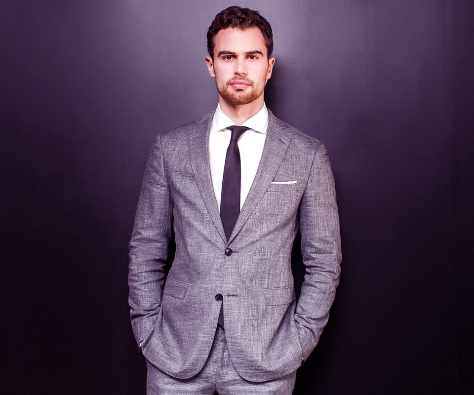 Обои актёр, костюм, мужчина, борода, тео джеймс, actor, costume, male, beard, theo james разрешение 1920x1200 Загрузить