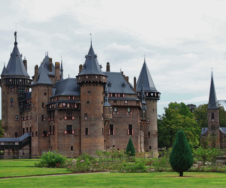 Обои небо, замок, нидерланды, газон, старинный, замок де-хаар, the sky, castle, netherlands, lawn, vintage, the castle de haar разрешение 3465x2000 Загрузить