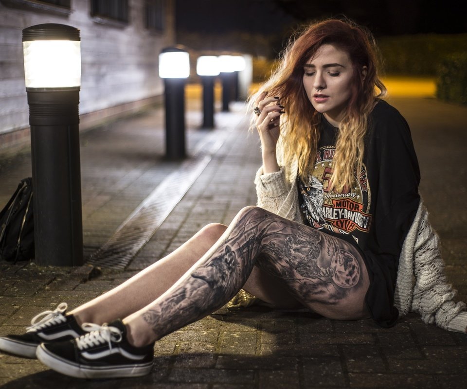 Обои девушка, улица, тату, girl, street, tattoo разрешение 2048x1365 Загрузить