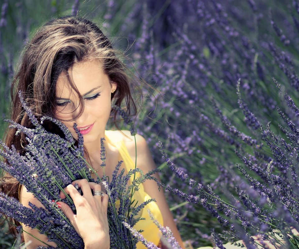 Обои цветы, девушка, лаванда, букет, flowers, girl, lavender, bouquet разрешение 4272x2848 Загрузить