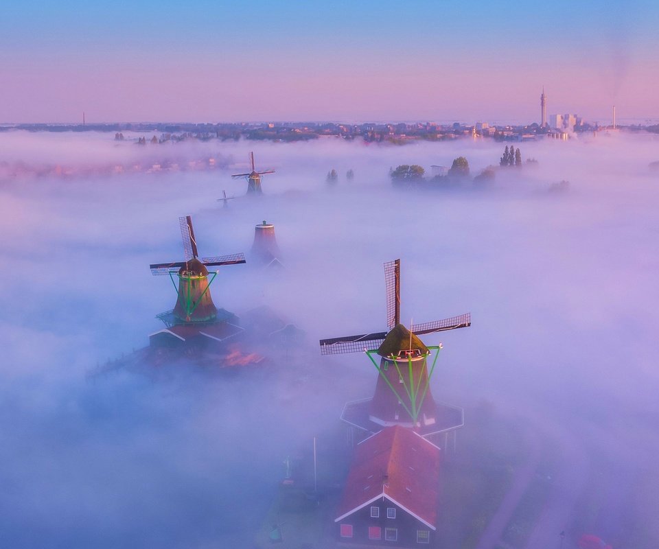 Обои туман, нидерланды, ветряная мельница, fog, netherlands, windmill разрешение 2048x1604 Загрузить