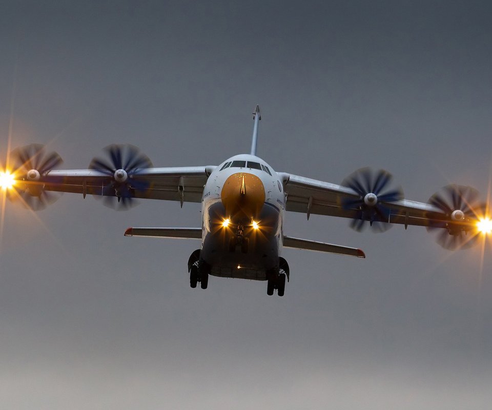 Обои огни, самолет, полет, авиация, транспортник, грузовой, ан-70, lights, the plane, flight, aviation, freighter, cargo, the an-70 разрешение 1920x1200 Загрузить