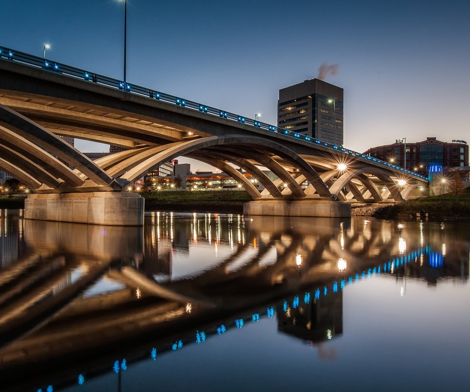 Обои ночь, огни, мост, сша, columbus, night, lights, bridge, usa разрешение 2112x1188 Загрузить