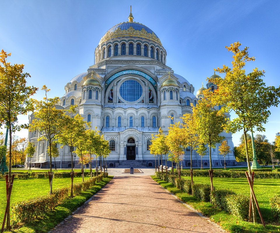 Обои небо, кронштадт, санкт- петербург, деревья, naval cathedral of st. nicholas, санкт петербург, храм, kronstadt, собор, дорожка, россия, санкт-петербург, кафедральный, морской никольский собор, the sky, trees, temple, cathedral, track, russia, saint petersburg разрешение 3840x2560 Загрузить