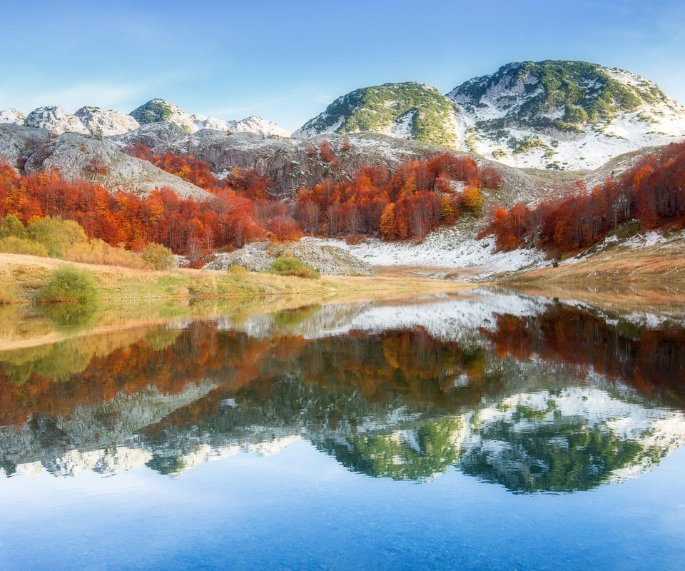 Обои деревья, озеро, горы, природа, лес, отражение, гора, босния, trees, lake, mountains, nature, forest, reflection, mountain, bosnia разрешение 2000x1334 Загрузить