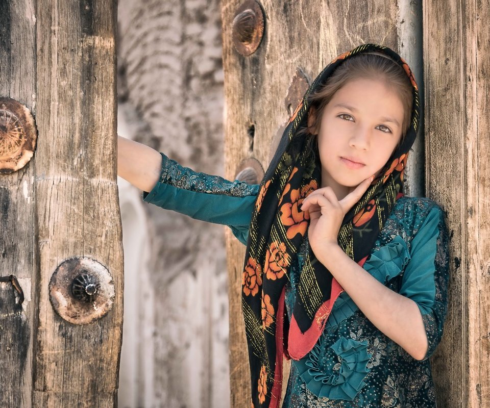 Обои портрет, дети, девочка, ребенок, платок, иран, portrait, children, girl, child, shawl, iran разрешение 6867x4578 Загрузить