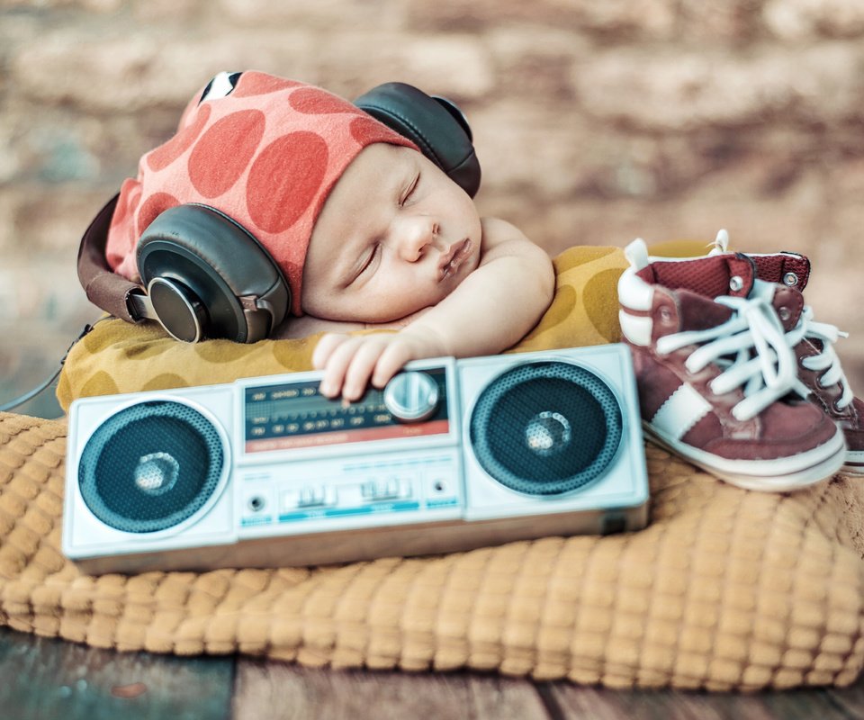 Обои сон, дети, наушники, ребенок, младенец, ботинки, спящий, sleep, children, headphones, child, baby, shoes разрешение 5800x3878 Загрузить