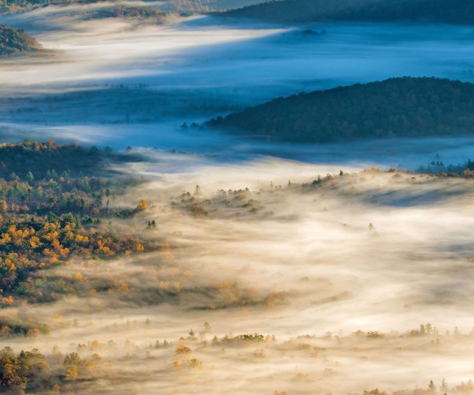 Обои холмы, туман, осень, сша, северная каролина, hills, fog, autumn, usa, north carolina разрешение 5419x3048 Загрузить