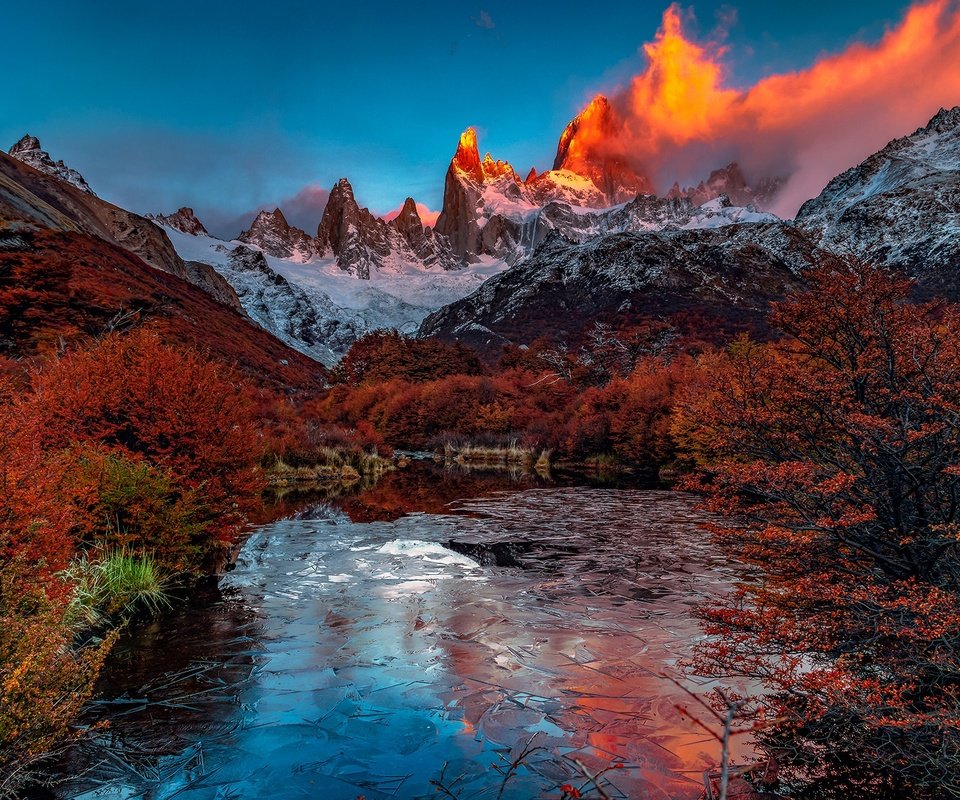 Обои облака, патагония, озеро, горы, природа, пейзаж, утро, осень, аргентина, clouds, patagonia, lake, mountains, nature, landscape, morning, autumn, argentina разрешение 1920x1280 Загрузить