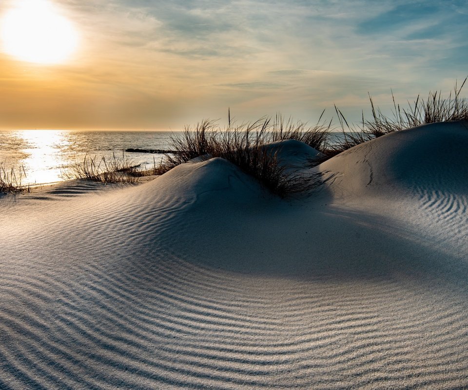 Обои небо, берег, закат, море, песок, горизонт, дюны, the sky, shore, sunset, sea, sand, horizon, dunes разрешение 3840x2160 Загрузить