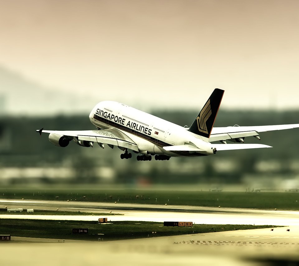 Обои airbus 380, zurich airport, взлёт, tilt shift, the rise разрешение 2560x1600 Загрузить