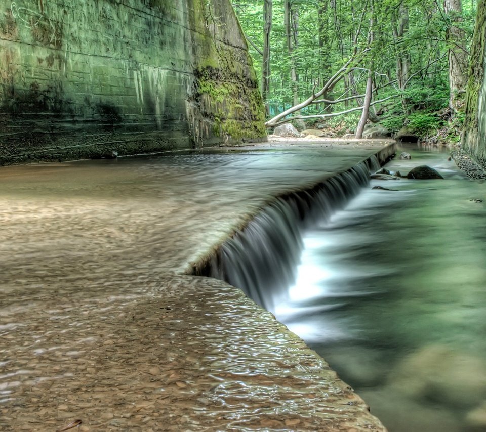 Обои вода, зелёный, стены, water, green, wall разрешение 2560x1600 Загрузить