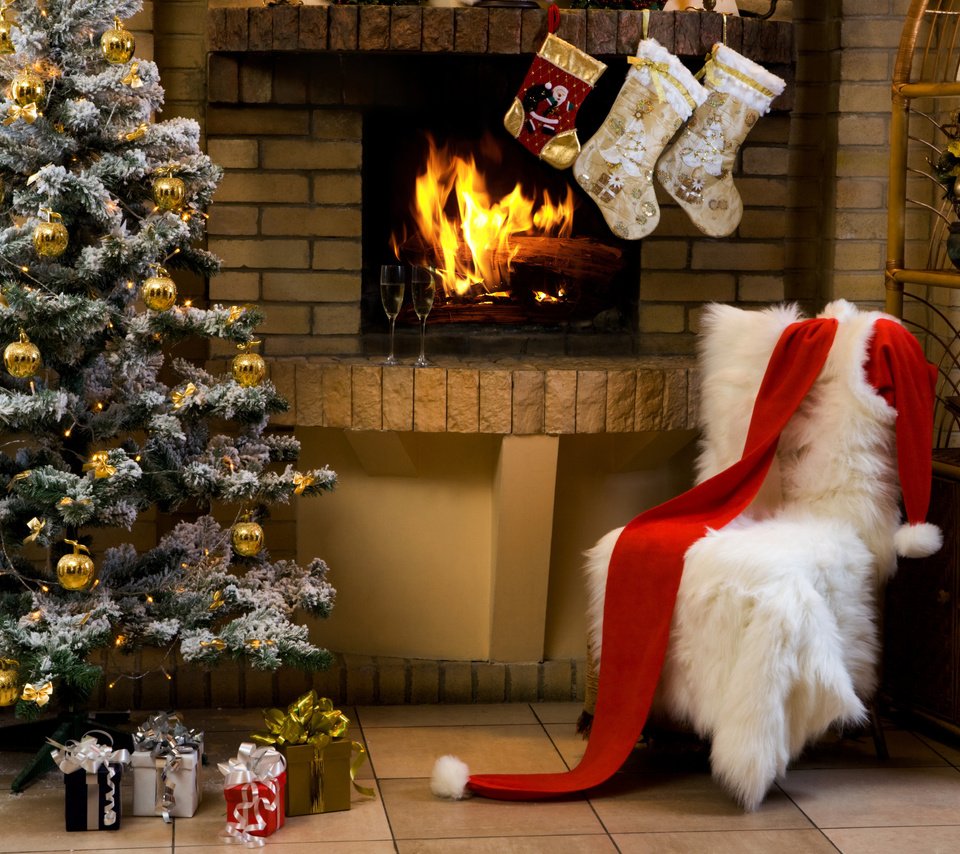 Обои елка, подарки, камин, бокалы, праздник, рождество, шампанское, tree, gifts, fireplace, glasses, holiday, christmas, champagne разрешение 4368x2912 Загрузить