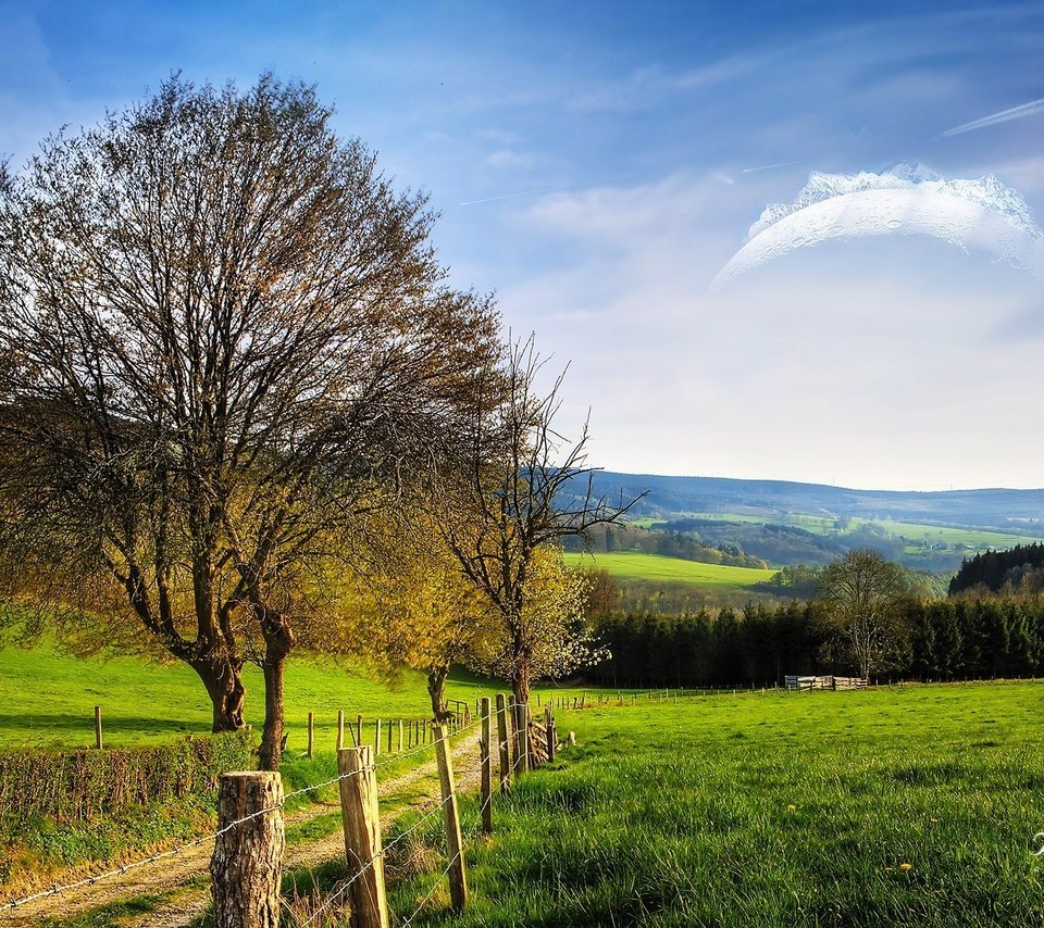 Обои дорога, дерево, поле, забор, dreamy world, road, tree, field, the fence разрешение 1920x1200 Загрузить