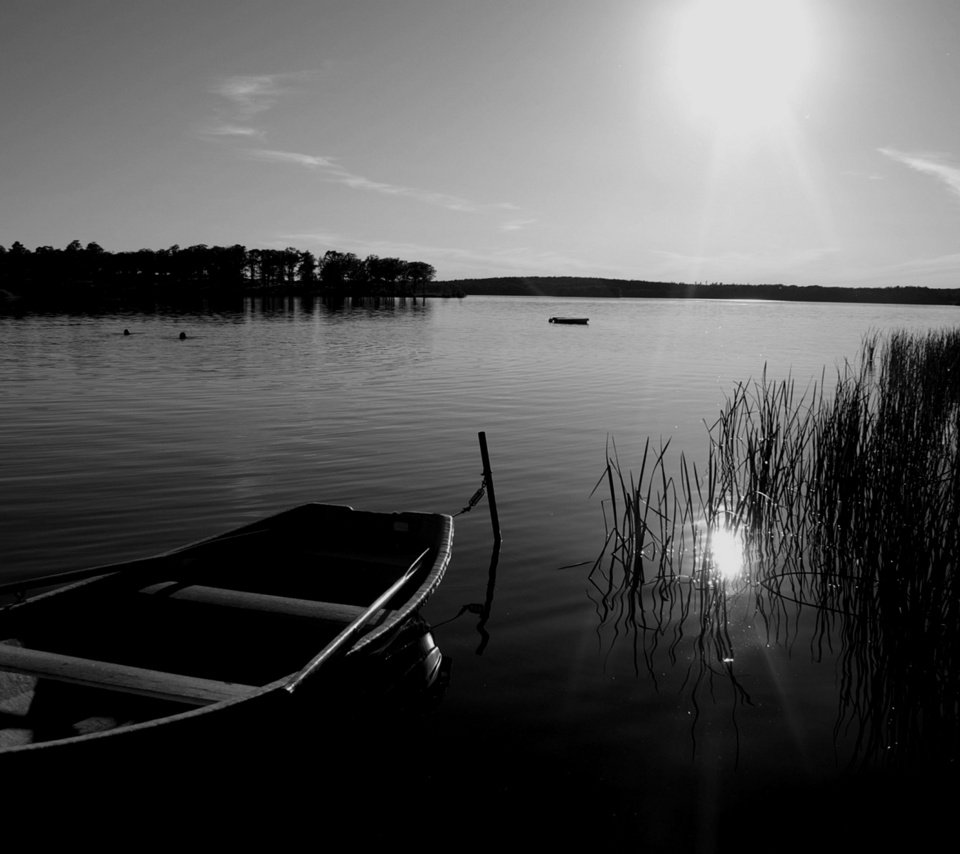 Обои озеро, лодка, чернобелая, lake, boat, black and white разрешение 1920x1200 Загрузить
