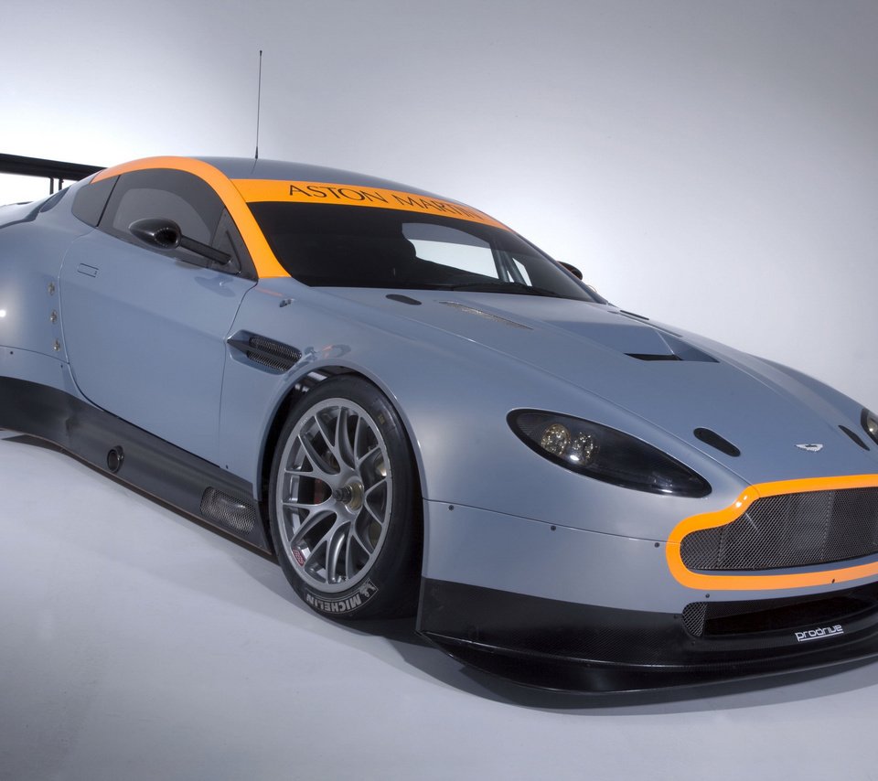 Обои астон мартин, aston martin разрешение 2048x1536 Загрузить