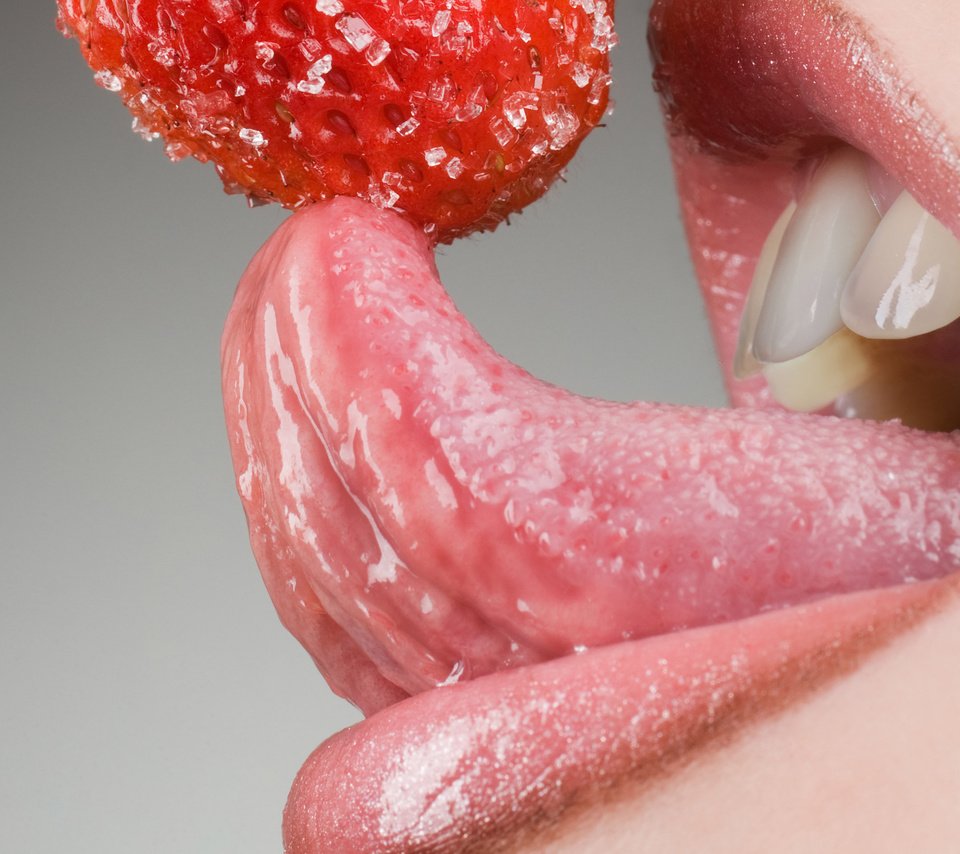 Обои рот, клубничка, сахар, mouth, strawberry, sugar разрешение 2560x1920 Загрузить