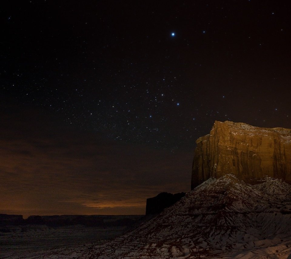 Обои ночь, скала, звезды, пустыня, каньон, night, rock, stars, desert, canyon разрешение 1920x1200 Загрузить