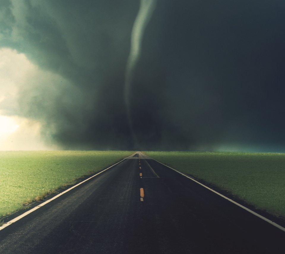 Обои дорога, трава, торнадо, road, grass, tornado разрешение 2560x1600 Загрузить