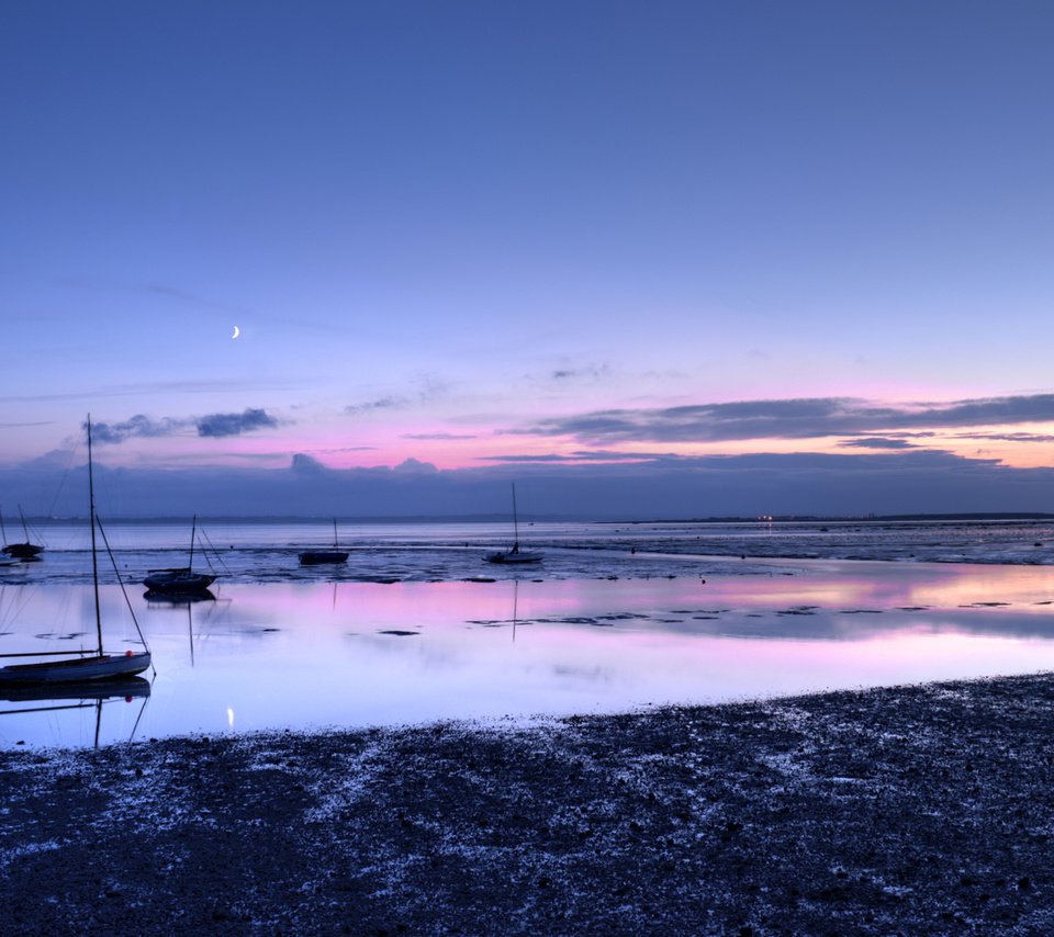 Обои вода, берег, корабли, яхты, океан, tranquility, water, shore, ships, yachts, the ocean разрешение 2560x1600 Загрузить