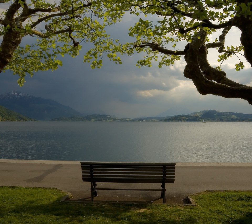 Обои деревья, озеро, горы, скамейка, лавка, trees, lake, mountains, bench, shop разрешение 2948x1965 Загрузить