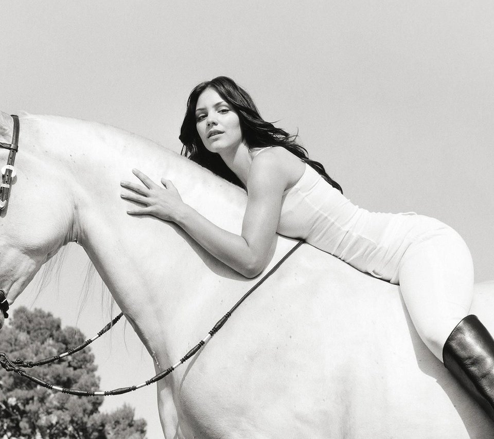 Обои лошадь, девушка, певица, кэтрин макфи, horse, girl, singer, katharine mcphee разрешение 1920x1200 Загрузить