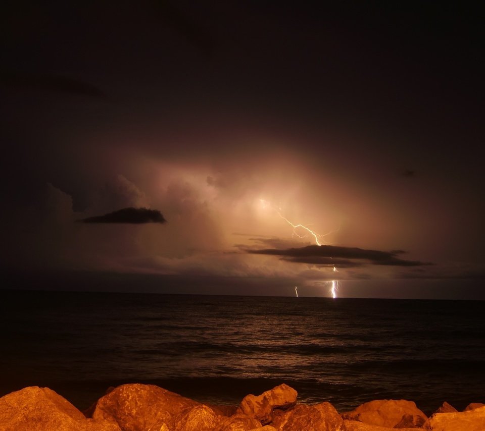 Обои ночь, море, молния, night, sea, lightning разрешение 2560x1573 Загрузить