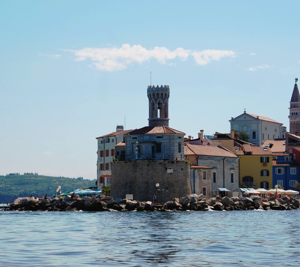 Обои море, город, словения, пиран, sea, the city, slovenia, piran разрешение 2560x1714 Загрузить