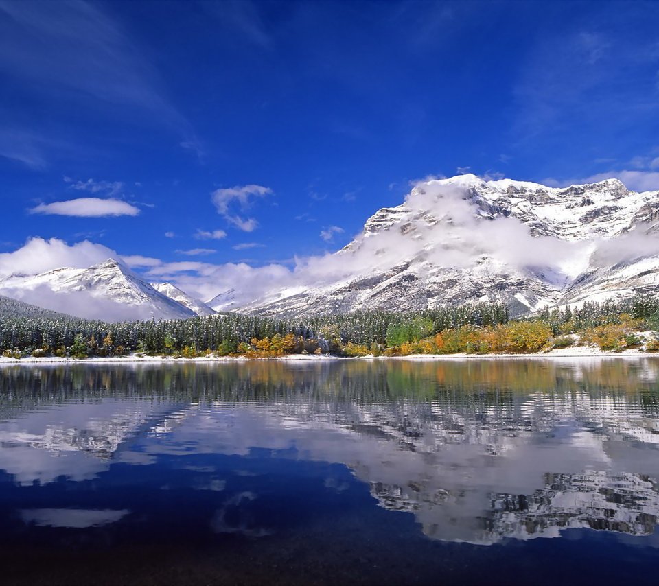 Обои горы, снег, вершины, горное озеро, mountains, snow, tops, mountain lake разрешение 1920x1200 Загрузить