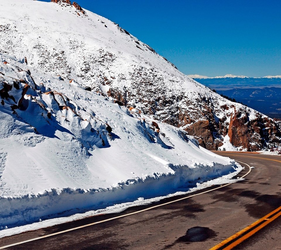 Обои дорога, горы, снег, разметка, road, mountains, snow, markup разрешение 1920x1200 Загрузить