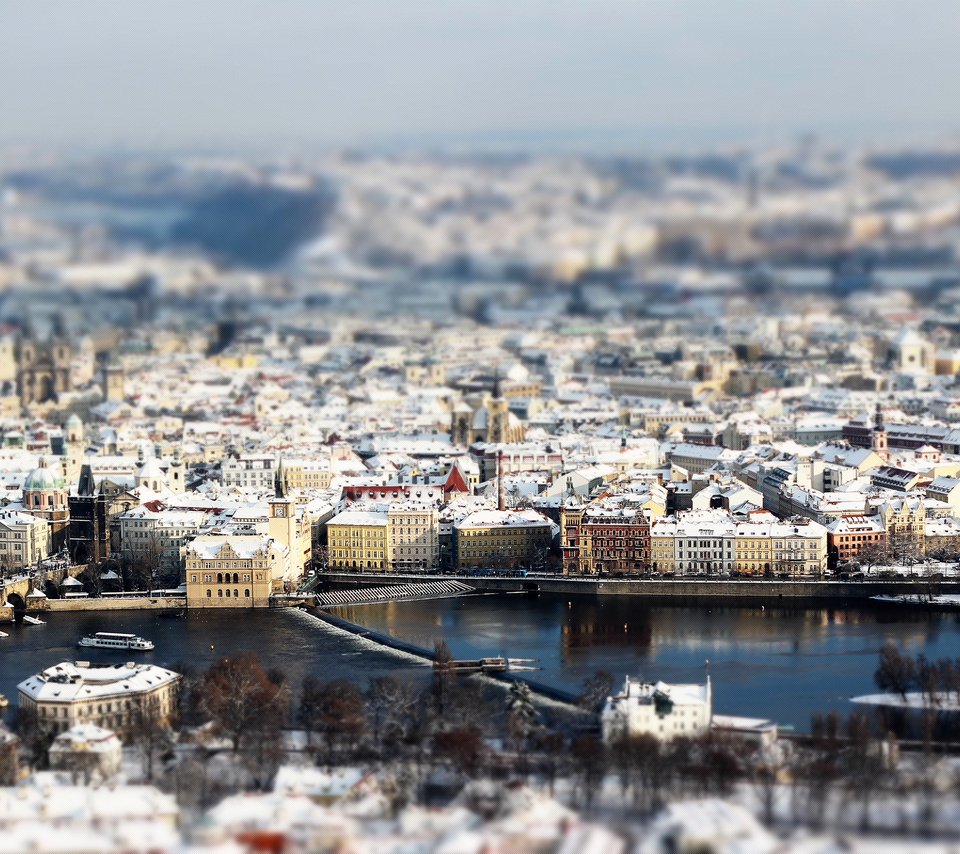 Обои снег, зима, город, прага, tilt-shift, snow, winter, the city, prague разрешение 2560x1600 Загрузить