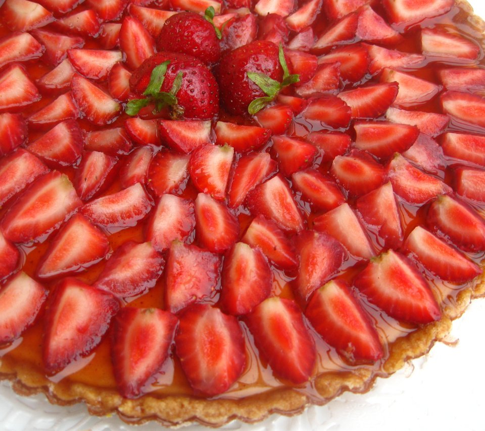 Обои красиво, клубничка, торт, вкусно, сладко, beautiful, strawberry, cake, delicious, sweet разрешение 3264x2448 Загрузить