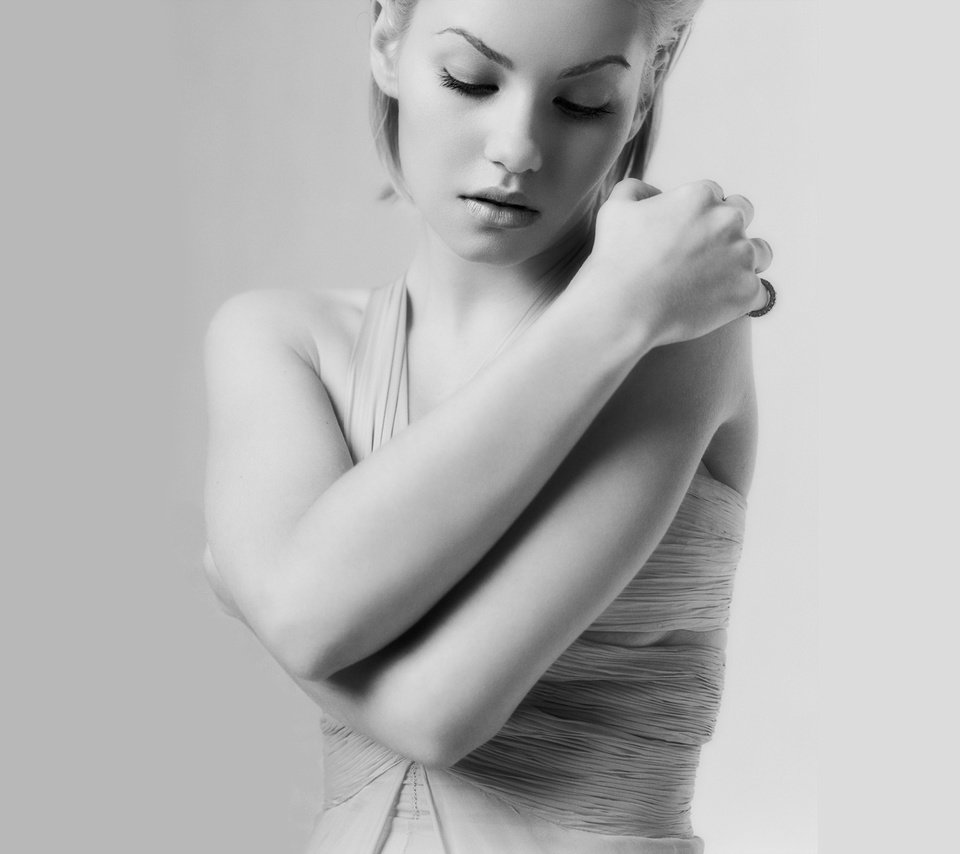 Обои девушка, чёрно-белое, актриса, элиша катберт, girl, black and white, actress, elisha cuthbert разрешение 1920x1200 Загрузить