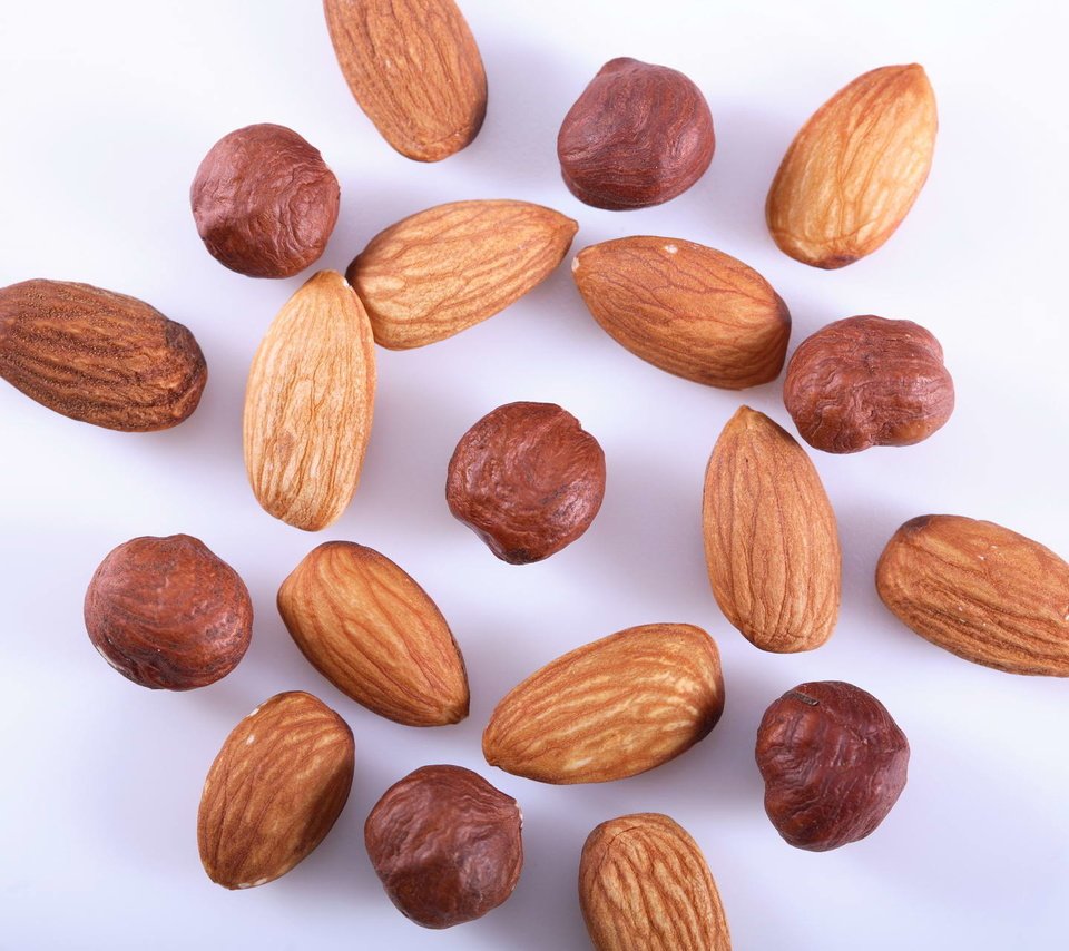 Обои орехи, фундук, миндаль, nuts, hazelnuts, almonds разрешение 1920x1280 Загрузить