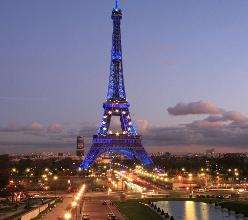 Обои фонари, огни, вечер, париж, эйфелева башня, lights, the evening, paris, eiffel tower разрешение 1920x1080 Загрузить