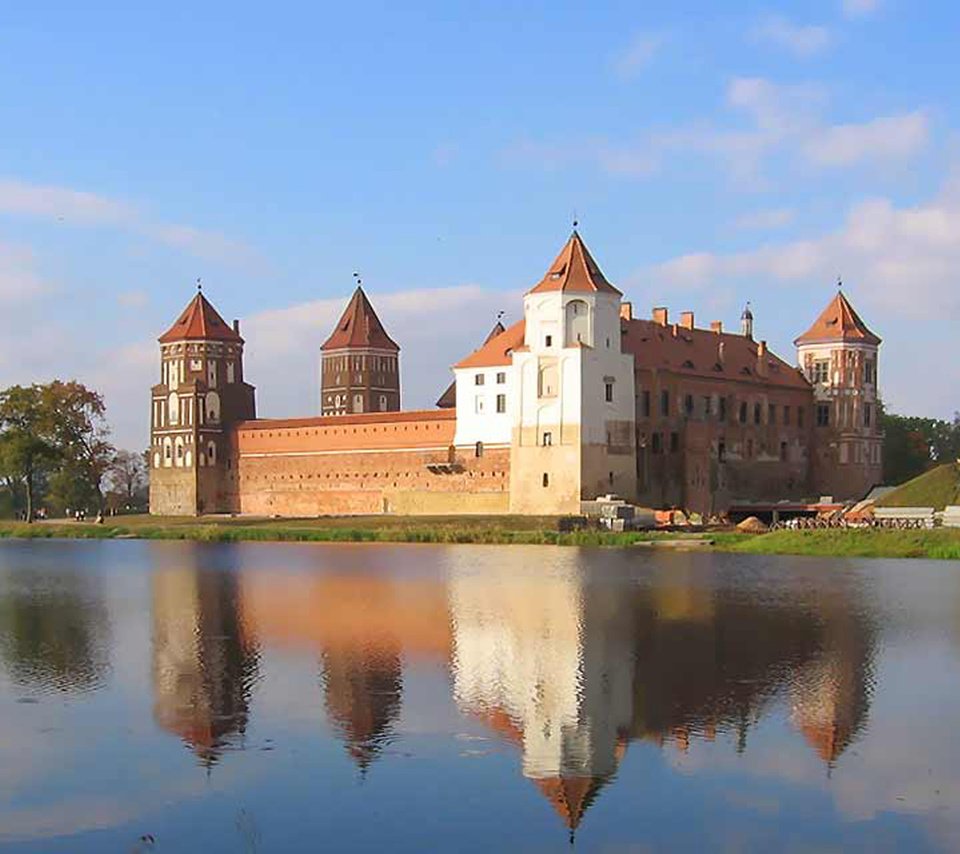 Обои озеро, замок, отражение в воде, lake, castle, the reflection in the water разрешение 1920x1200 Загрузить